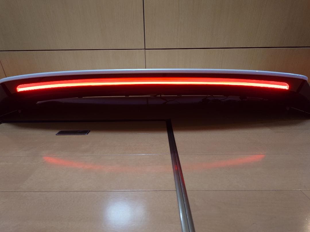 純正塗装80ハリアーZ用新品ハイマウント付 ルーフスポイラープラチナ