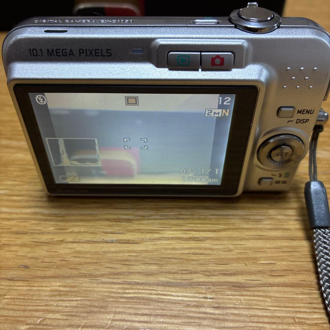 カシオ CASIO EXILIM EX-Z1050 シルバー ポーチ付