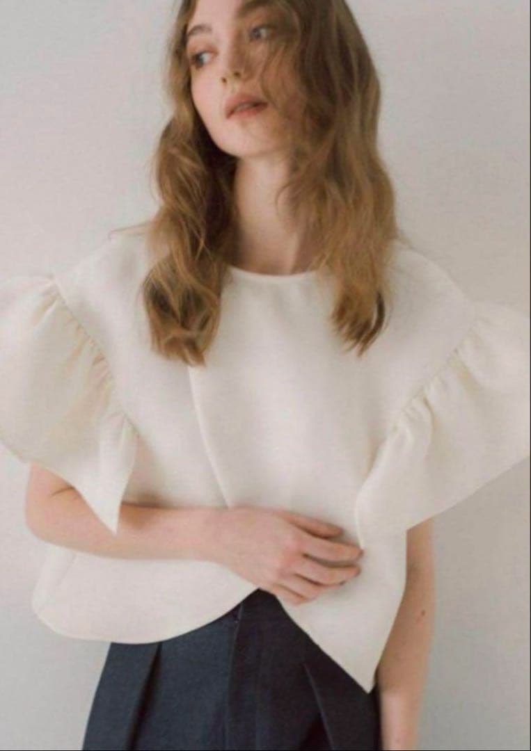 maison de dolce. フィオーレトップスホワイト classy ribbon blouse/white | maison de Dolce.