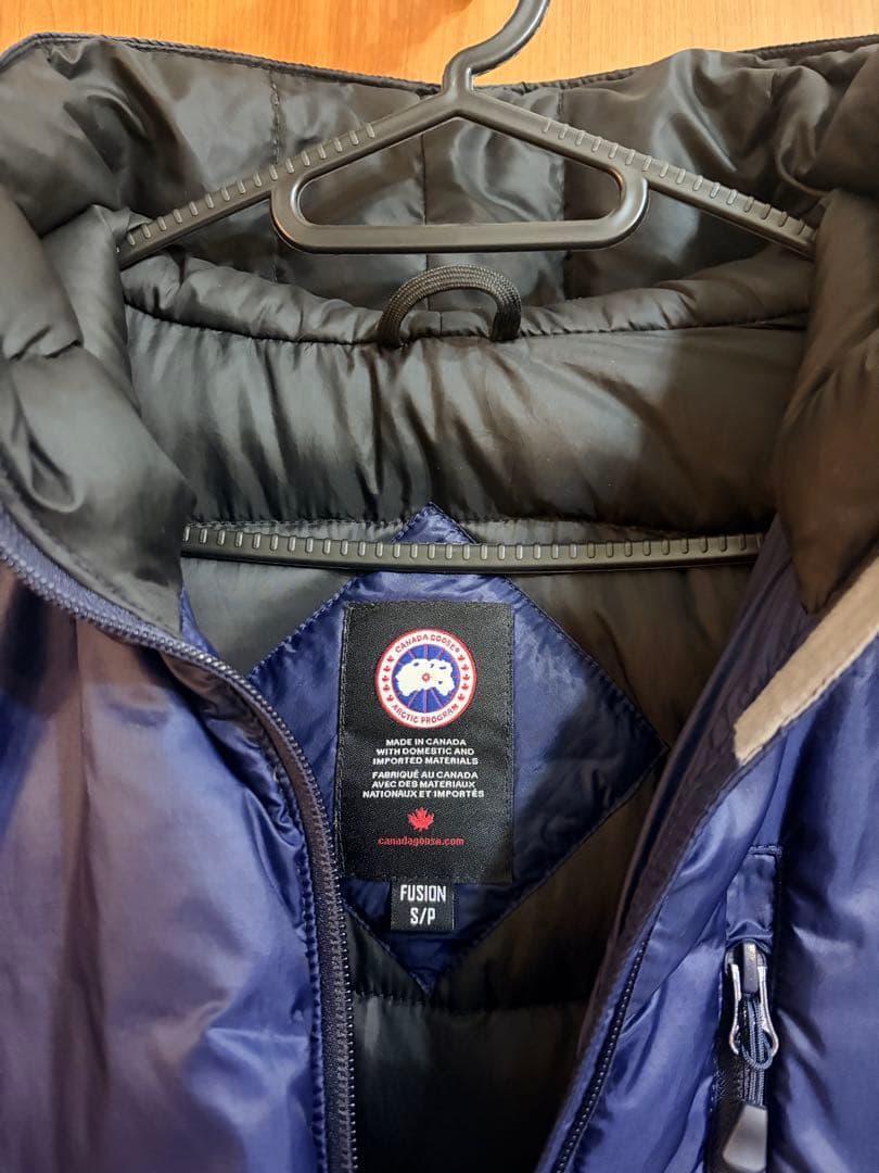 カナダグース ロッジフーディ ダウン パッカブル 国内正規品 Sサイズ