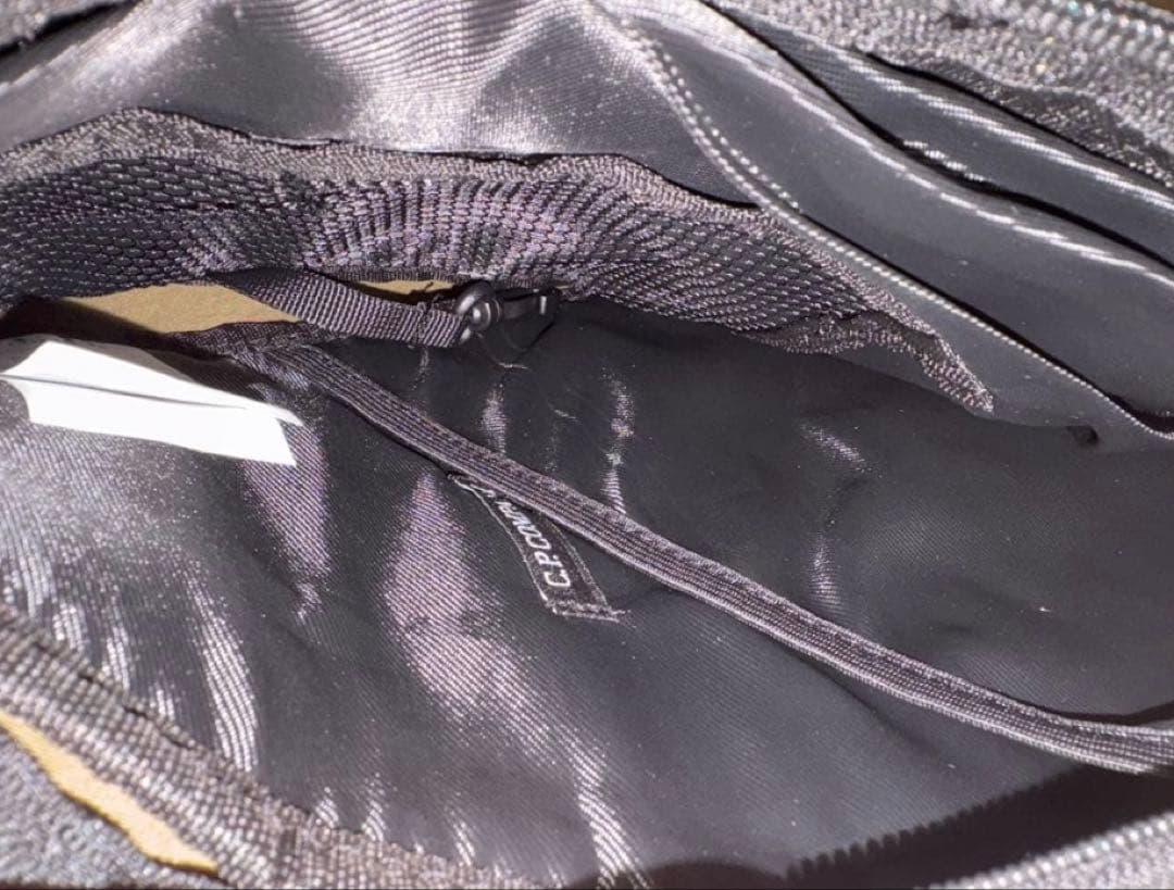 C.P. COMPANY オリーブ ショルダーバッグ