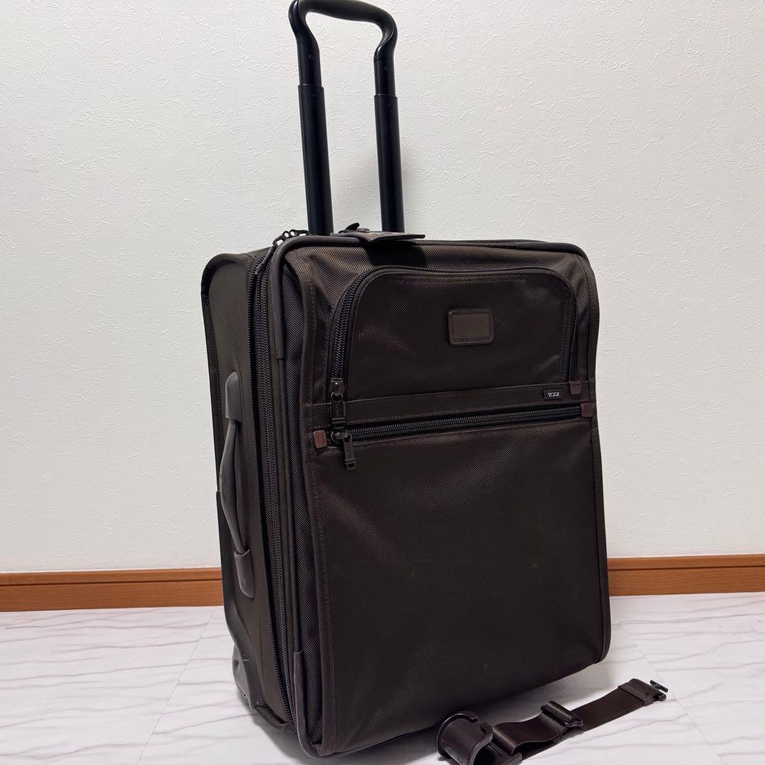 激レア✨トゥミ エキスパンダブル キャリーケース 2輪 アドアバッグストラップ付 激レア✨トゥミ エキスパンダブル キャリーケース 2輪 アドアバッグ