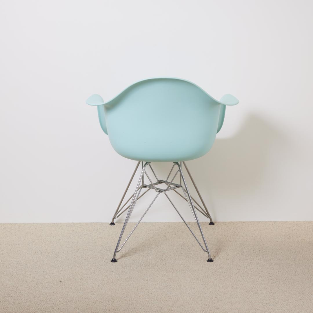 《えぬBSさま専用》イームズプラスチックシェルアームチェア（ライトブルー）