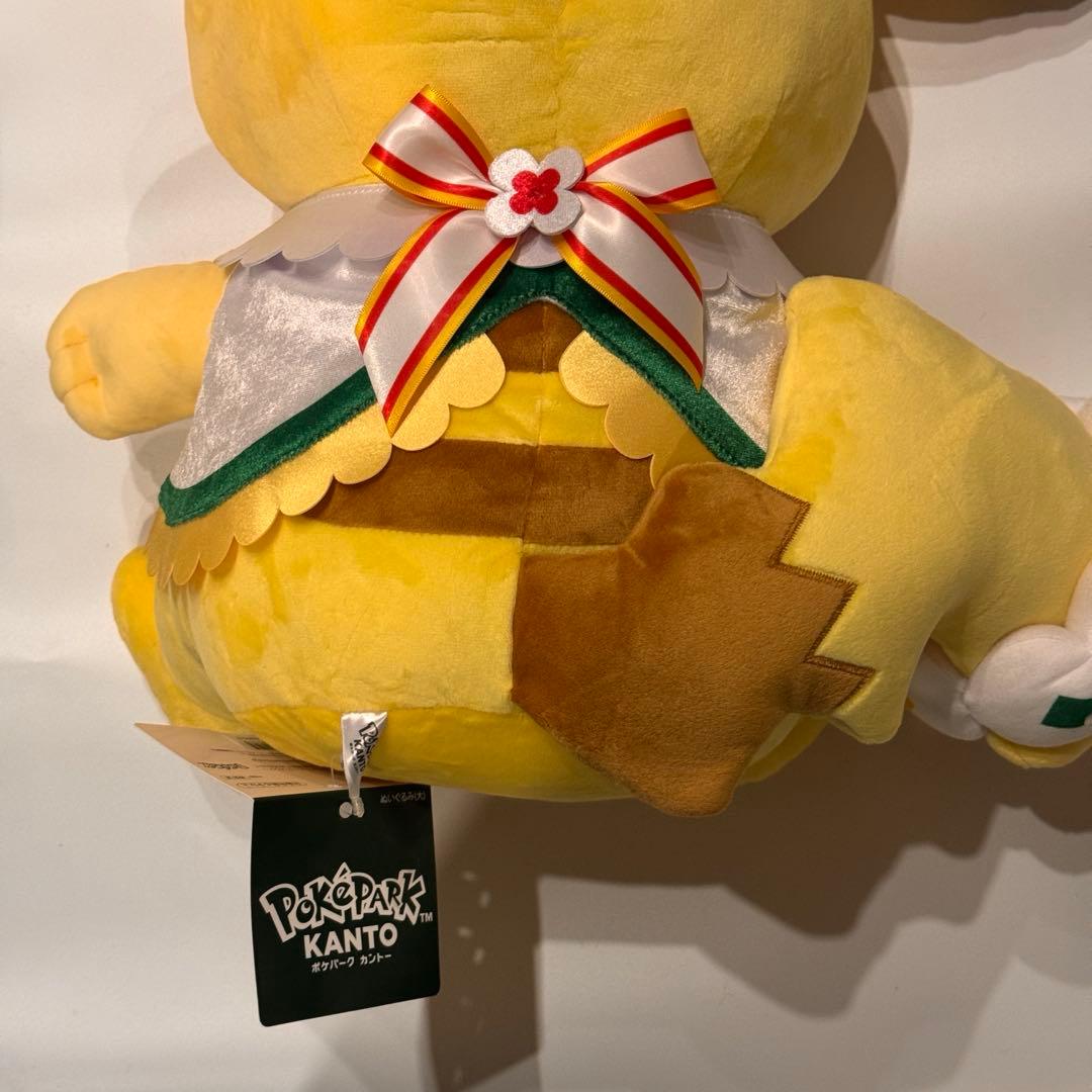 特大ピカチュウ】ポケパークカントー限定ぬいぐるみ - メルカリ
