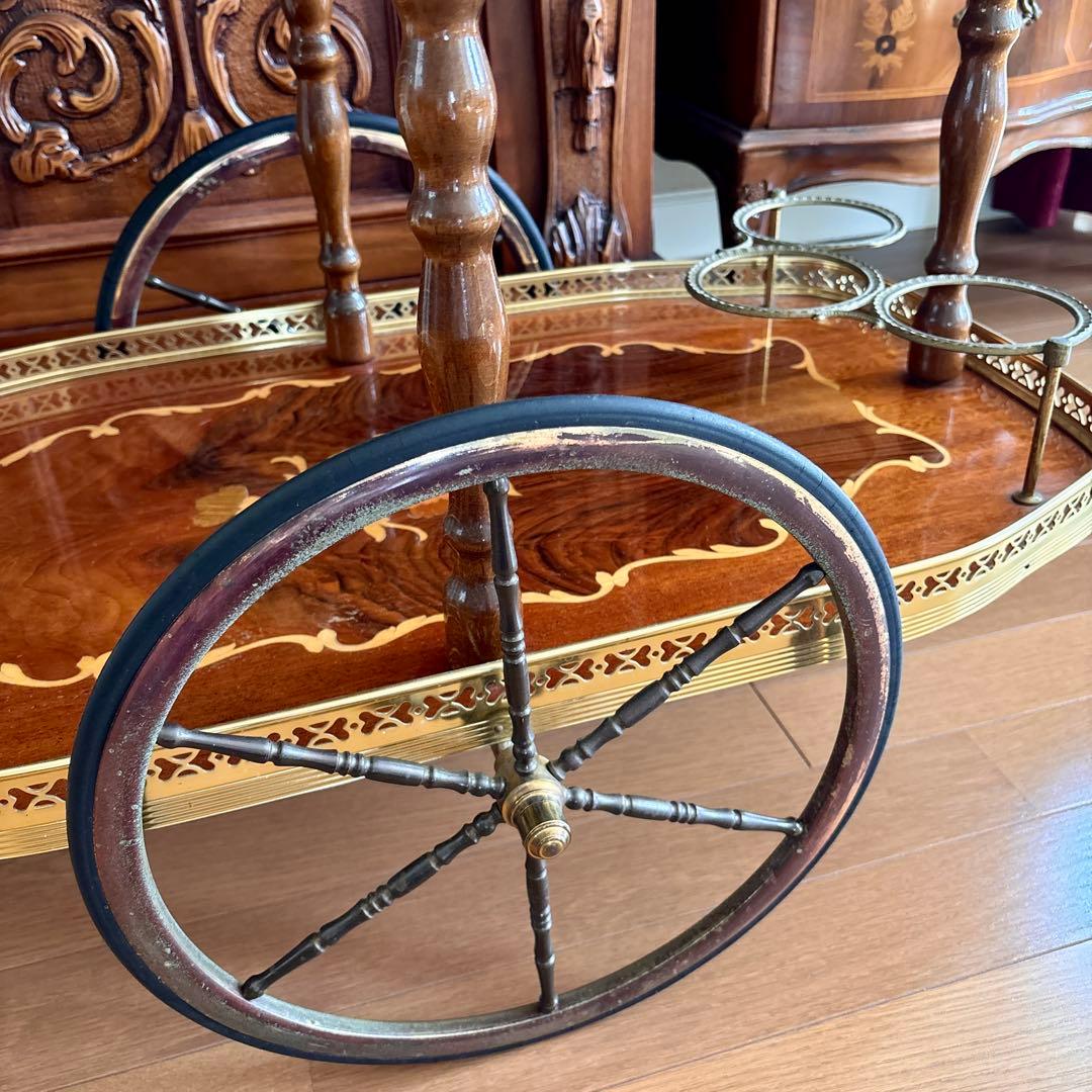 イタリア製 飾り棚 (画像3枚目ベネチアグラスと陶器 花瓶はオマケです