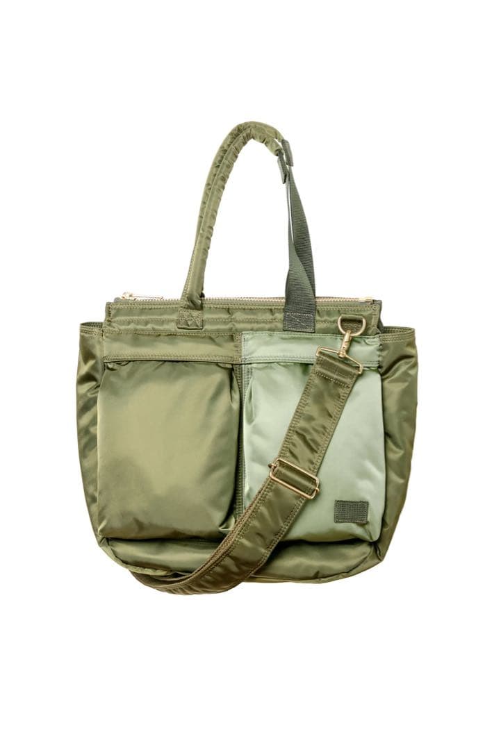 sacai porter ホリデー　ヘルメットバッグ　サカイ　ポーター　21AW サカイがポーターとの新作コラボバッグ発売、オンラインストア限定カラーも