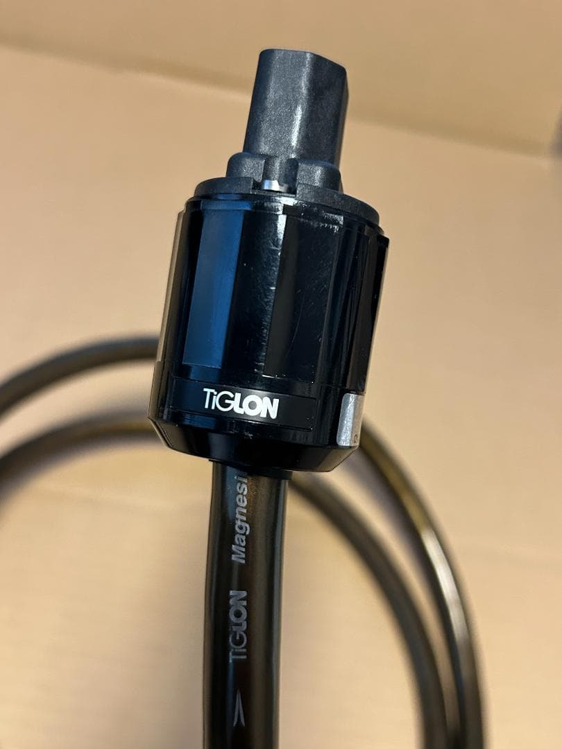 TIGLON マグネシウムシールド　高性能電源ケーブル　1.8ｍ