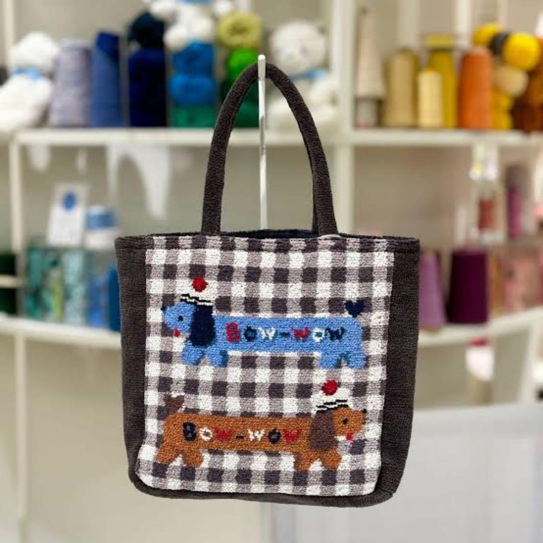 美品 ファミリア バッグ シェニール織 ダックスフンド柄 犬柄 - メルカリ