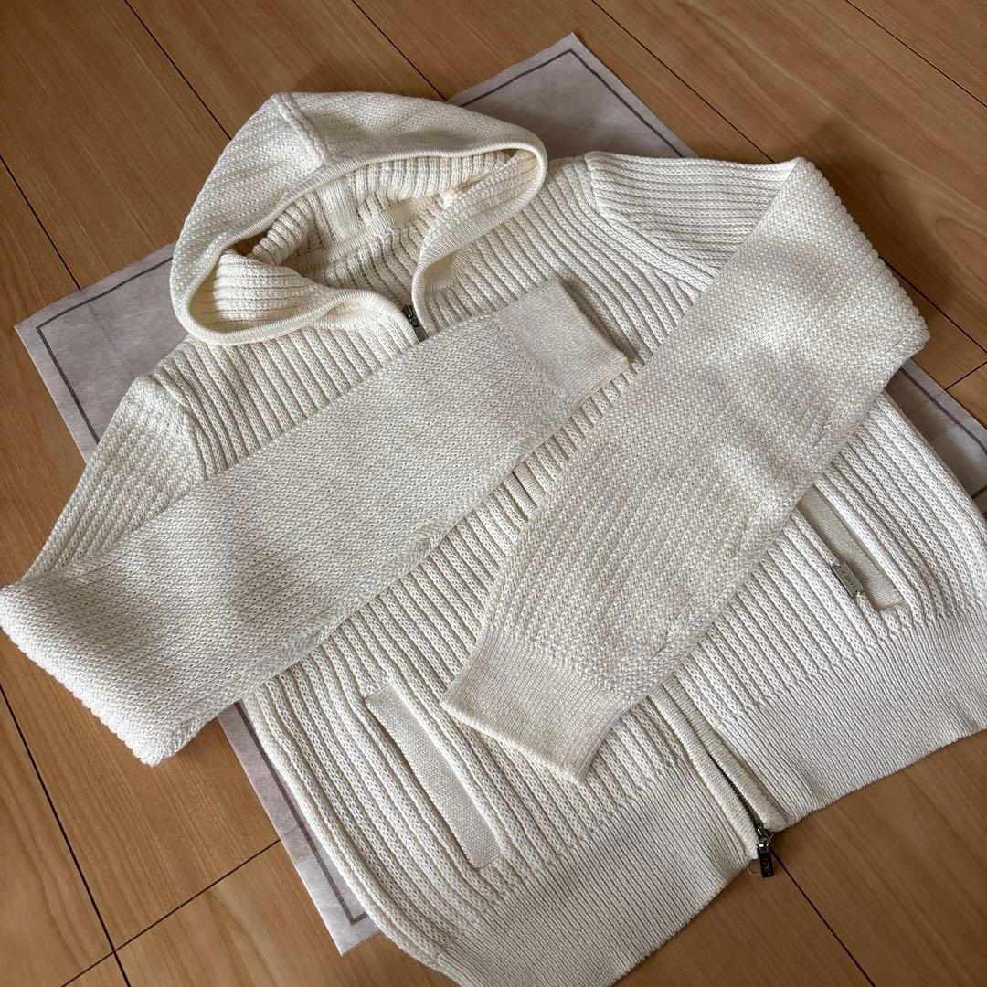 FOXEY ホワイトリブ編みフード付きパーカー - メルカリ