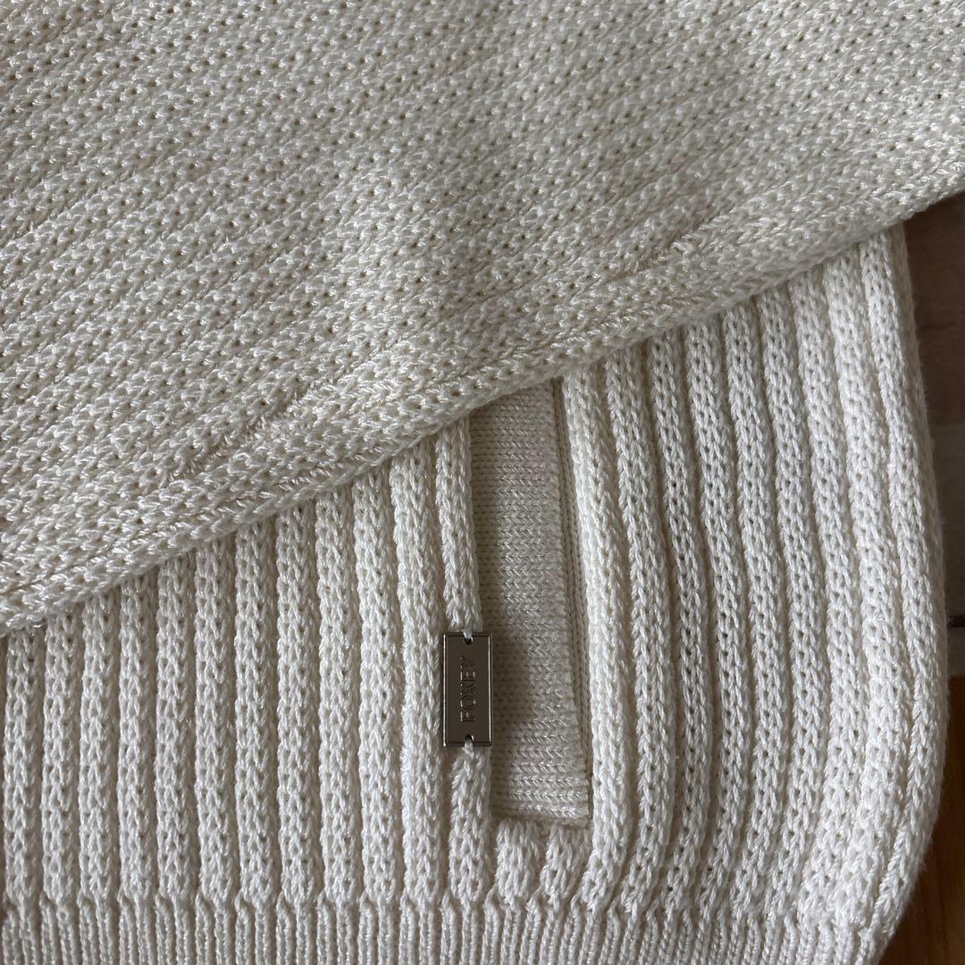 FOXEY ホワイトリブ編みフード付きパーカー - メルカリ