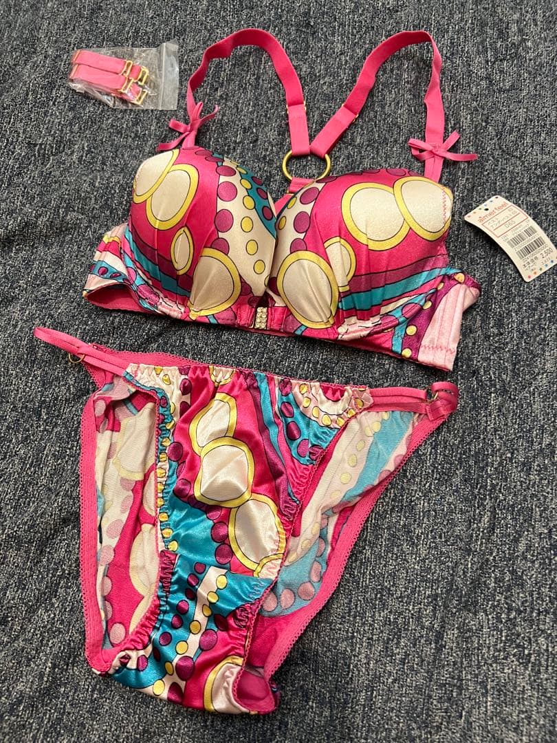 サテン プッチ柄 エメフィール ブラショーツセット ピンク 幾何学模様