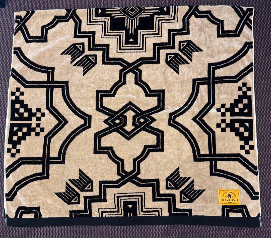 OLDMOUNTAIN kakemonoオールドマウンテン　カケモノ　ベージュ OLD MOUNTAIN