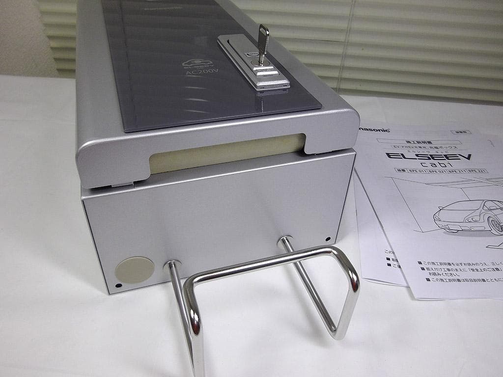 パナソニック EV・PHEV充電器 BPE021 鍵付き 200V ELSEEV - メルカリ