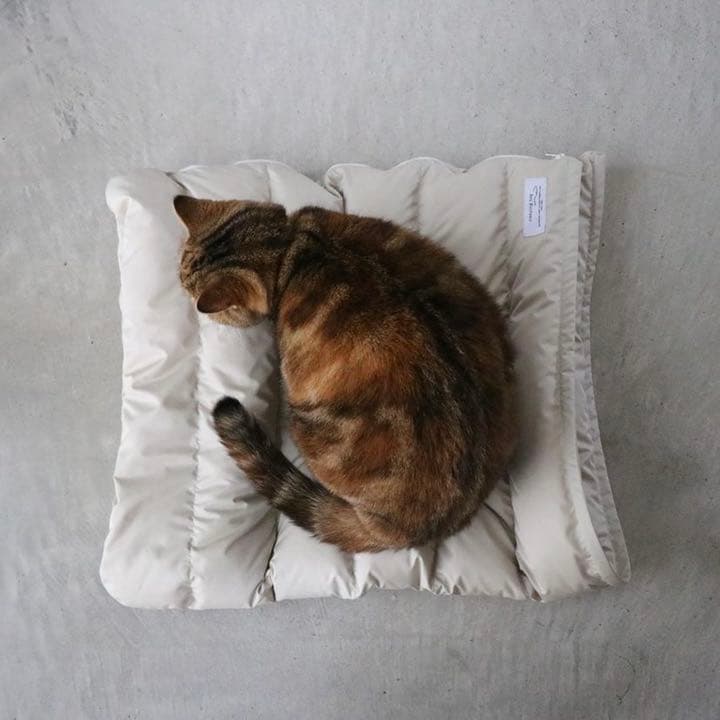 necoto リサイクルダウン スリーピングバッグ 猫 ペットベッド 完売品