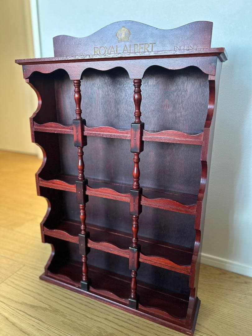 ロイヤルアルバート　フラワーオブザマンス　ティーカップボード　ディスプレイ棚 ロイヤルアルバート フラワー オブ ザ マンス 飾り棚 カップボード