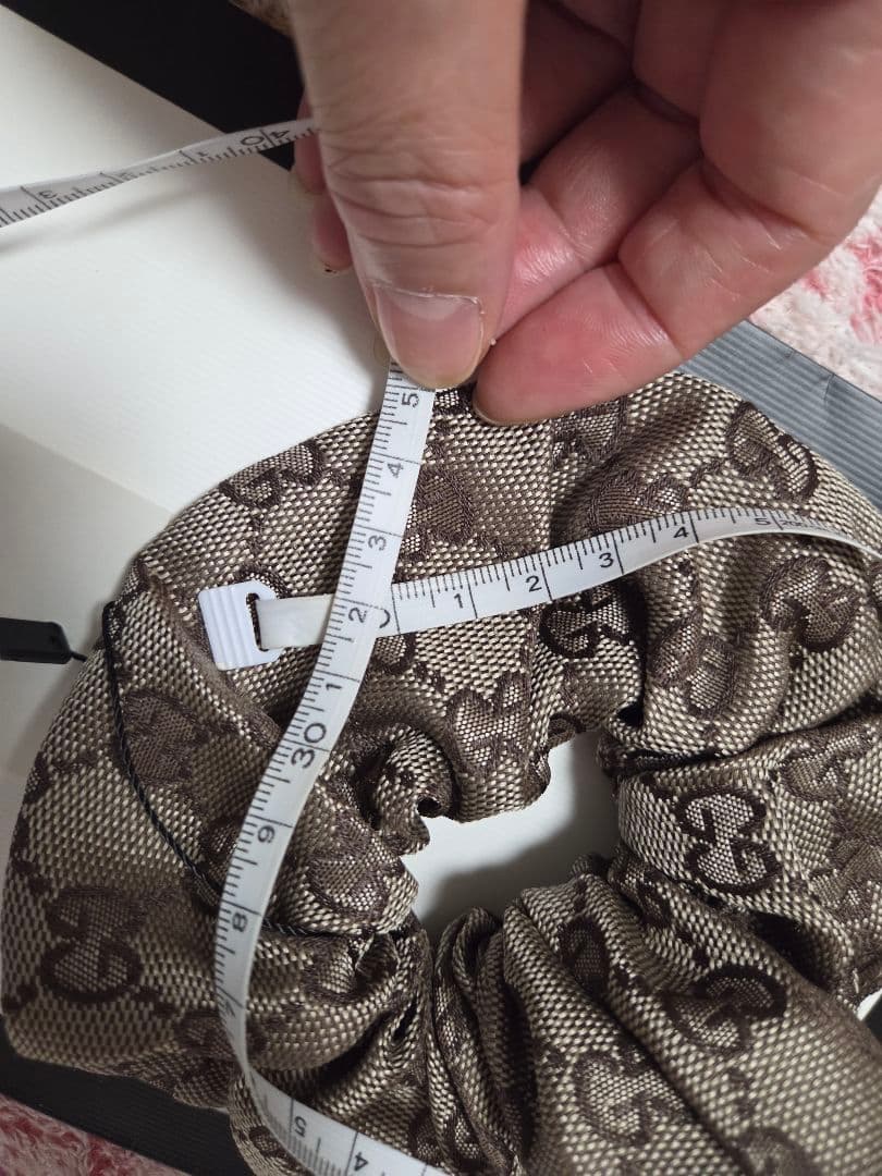 新品未使用ノベルティグッチGUCCIベージュログパターンシュシュ