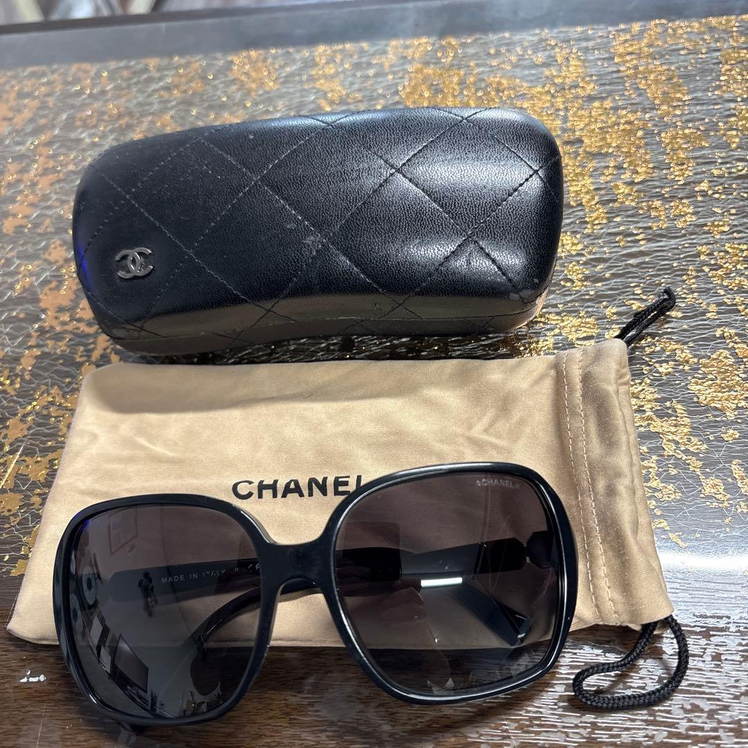CHANEL ブラックサングラス CHANEL 5555 C622/T8 Sunglasses - US