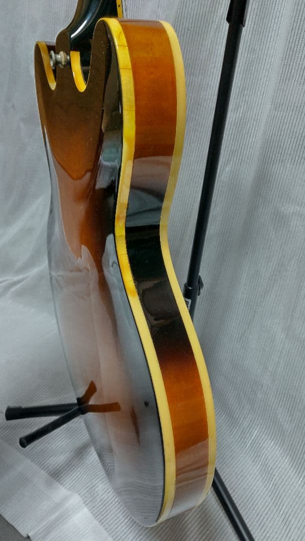 エピフォン リビエラ サンバースト ベージュラベル(1982年マツモク製