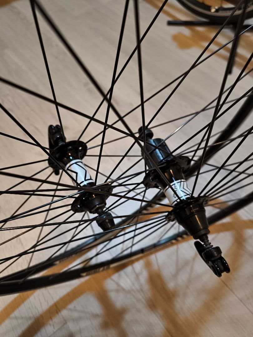 【極美品】DT SWISS AXIS 1.0 前後ホイールセット シマノ 極美品】DT SWISS AXIS 1.0 前後ホイールセット シマノ - メルカリ