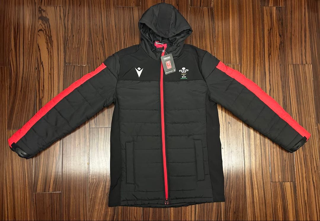 【新品未使用】Macronラグビー　ウェールズ代表　トラベルコート 海外Ｍ 公式 Mens Rugby アパレル＆商品 | DAZN