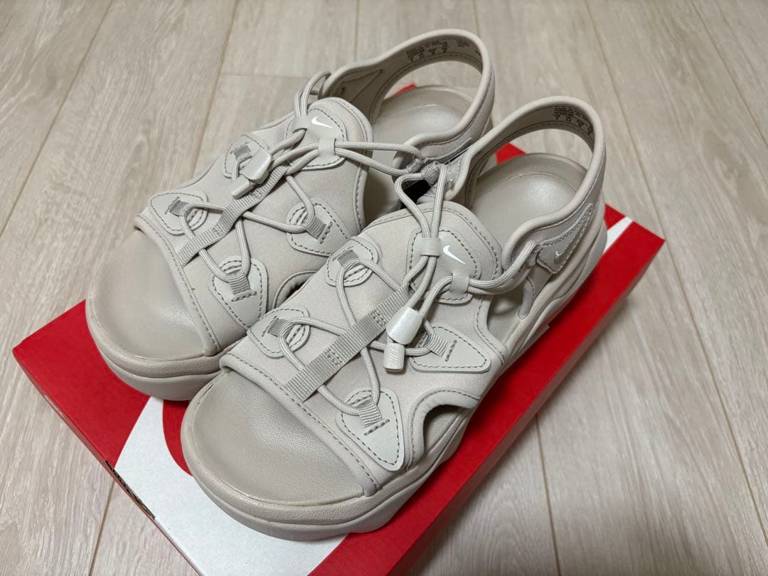 【新品未使用】NIKE ナイキ エアマックスココ 25 ベージュ クリーム NIKE（ナイキ） NIKE WMNS AIR MAX KOKO SANDAL ウィメンズ エア