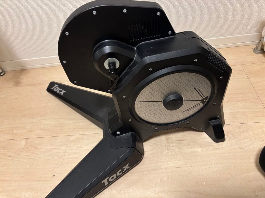 Tacx FLUX S SMART T2900Sトレーニングローラー Tacx FLUX S Smart スマートトレーナーで室内練習をもっと楽しく