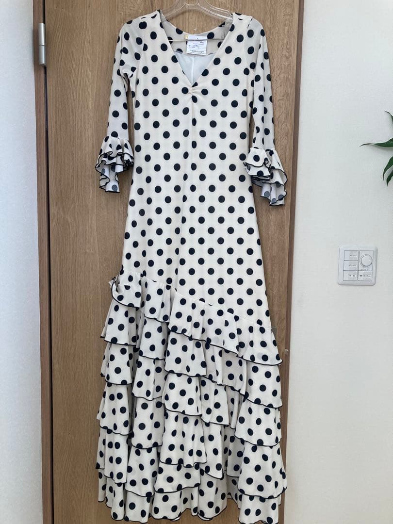【お値下げ中•新品未使用】ルナレスフラメンコ　水玉アイボリーワンピース