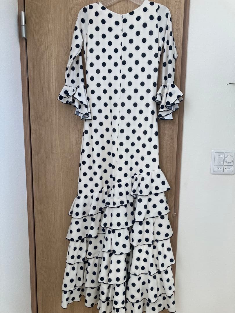 【お値下げ中•新品未使用】ルナレスフラメンコ　水玉アイボリーワンピース