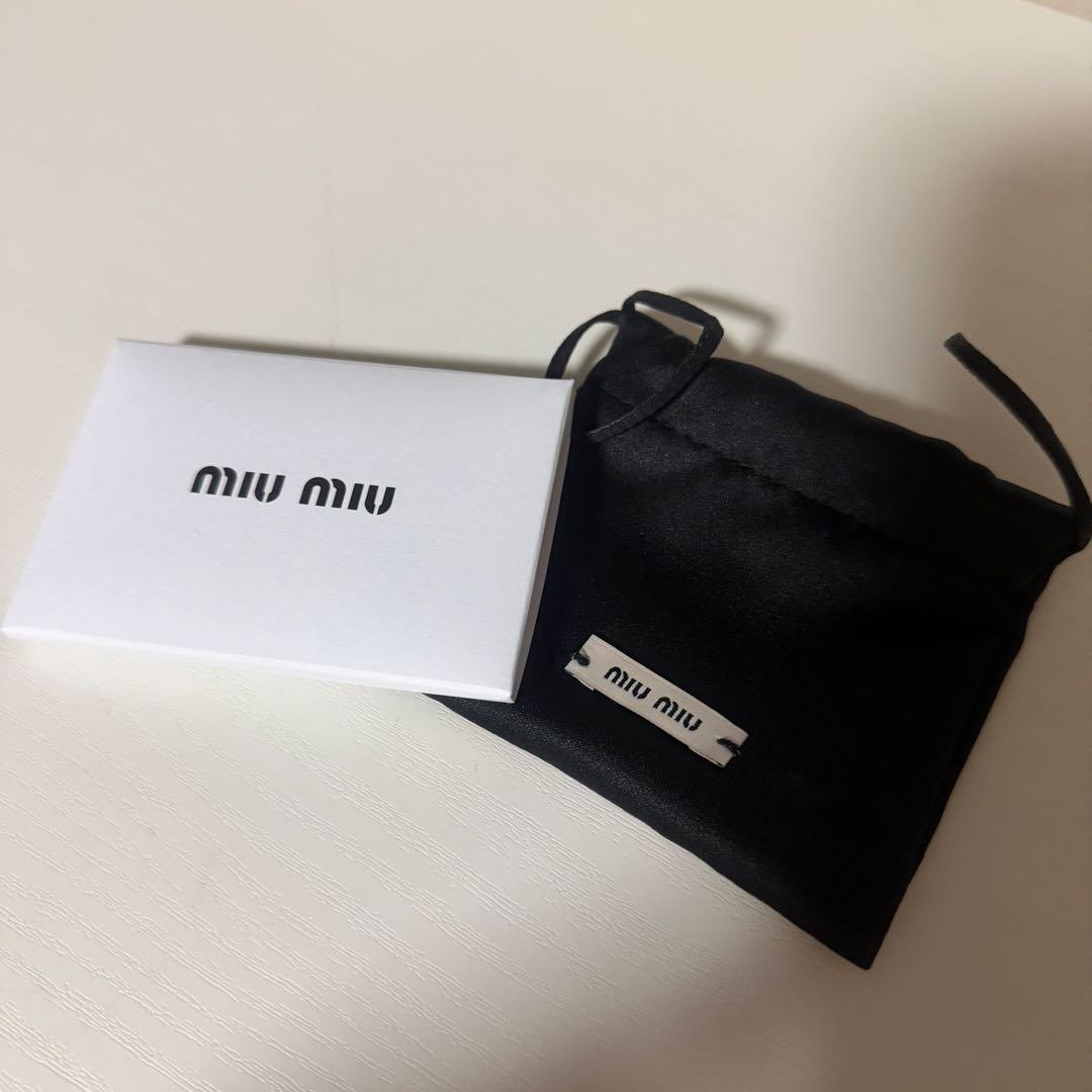 miumiu ミュウミュウ エナメルメタルヘアクリップ レッド ヘアピン