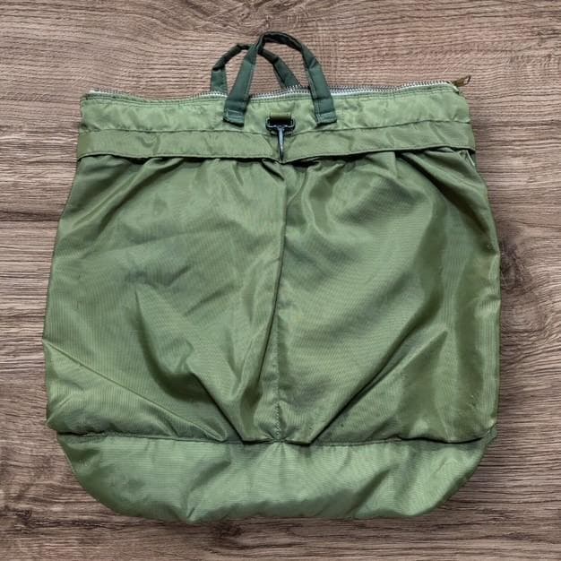 80s 1982年 米軍実物 ヘルメットバッグ ブラスジップ USAF 古着 - メルカリ