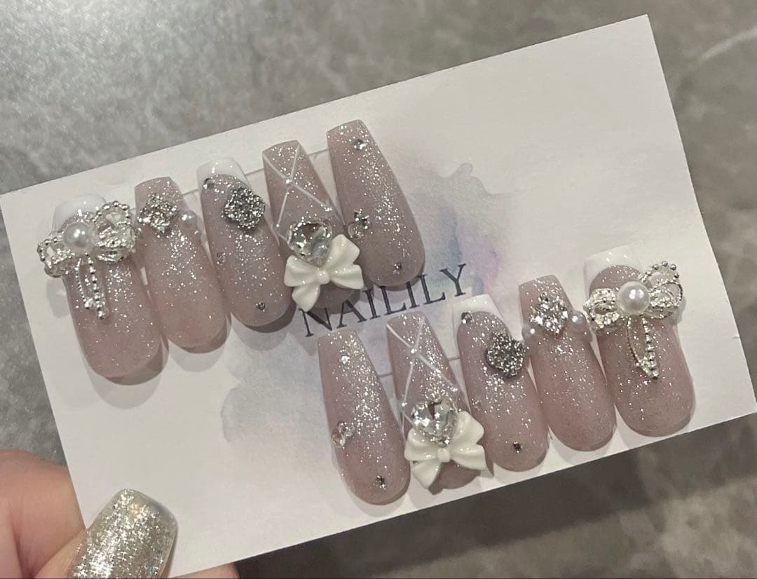 ネイルチップ マグネット リボン ガーリー 韓国 量産型 地雷系 - メルカリ