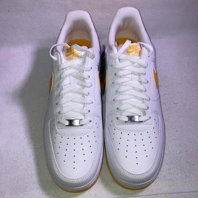 エアフォースワン ロー 白 ホワイト 黄色 イエロー 33cm 箱付き - メルカリ