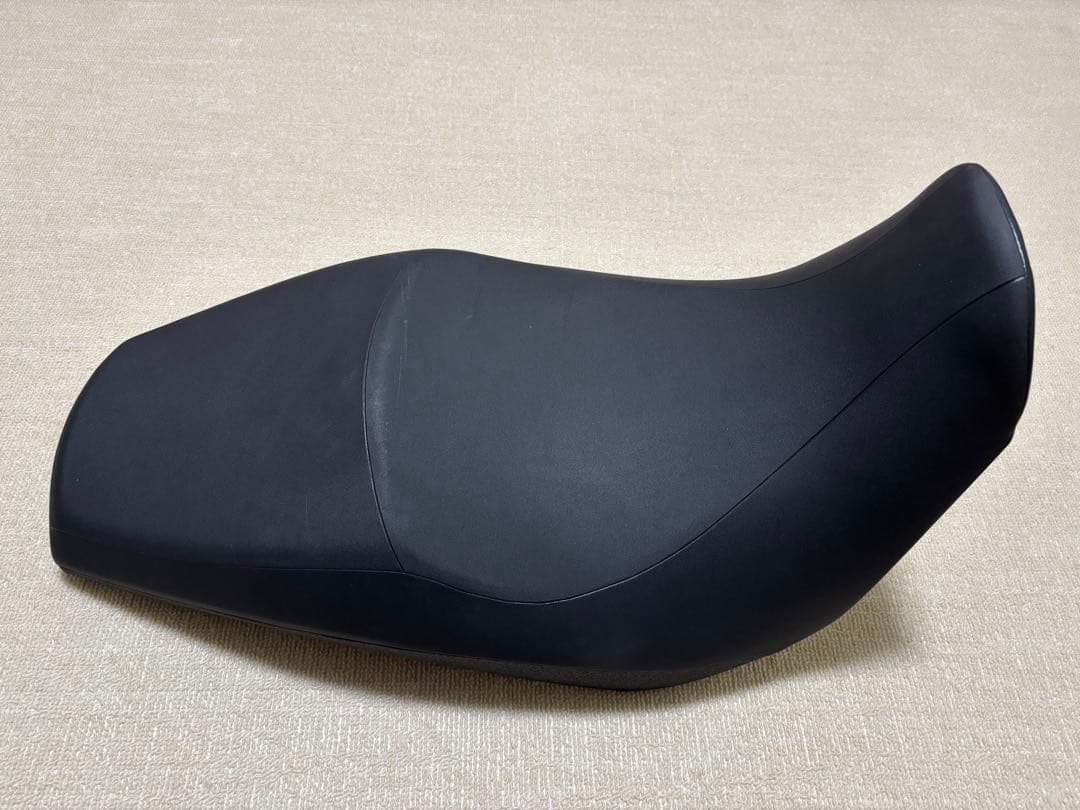 スズキV-strom650/XT (Ｖ-ストローム)純正ローシート Vストローム250・250SX・650・800ローシートあります♪別途加工も可能