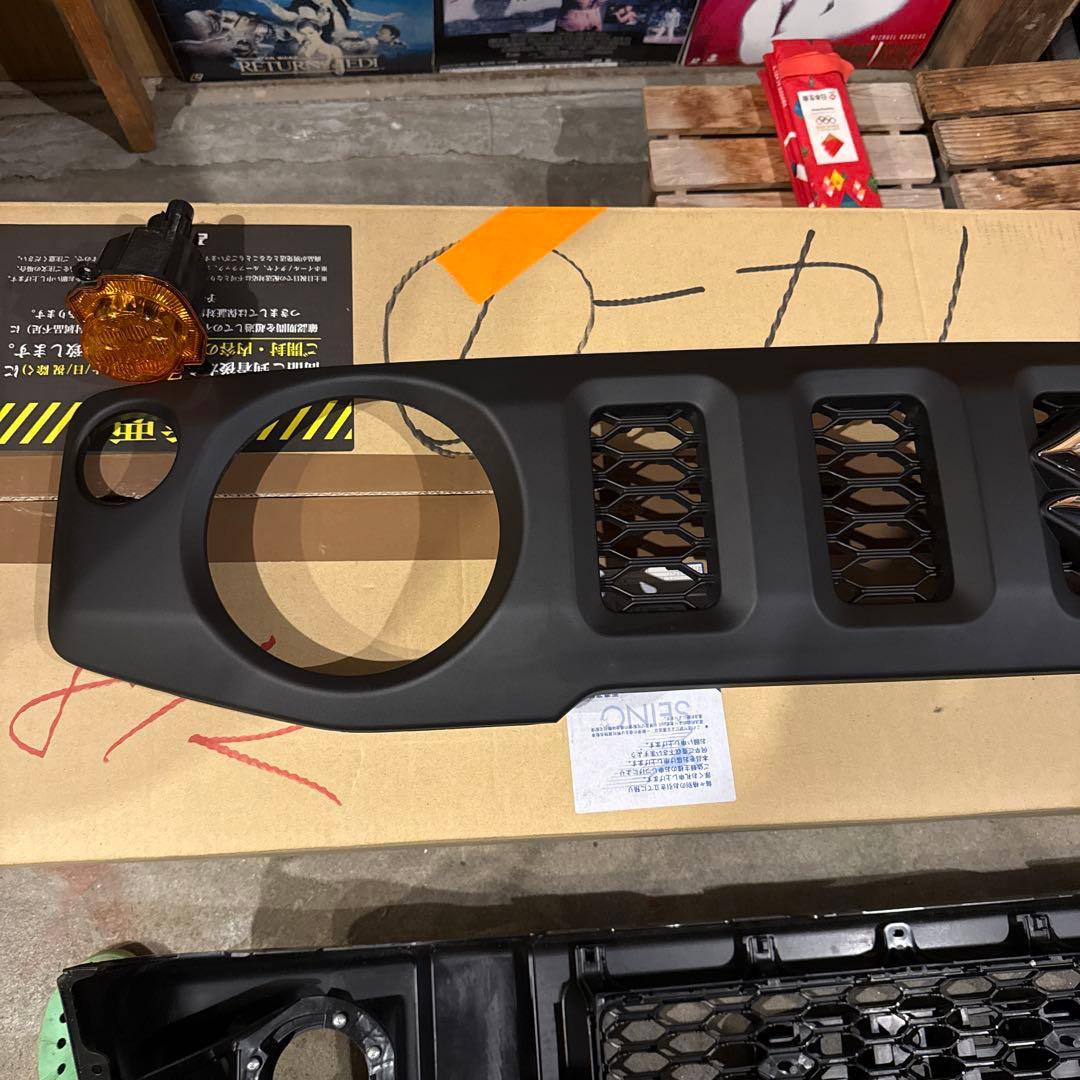 ジムニーJB64 4型 新車外し 未使用 純正バンパーセット 純正フロント