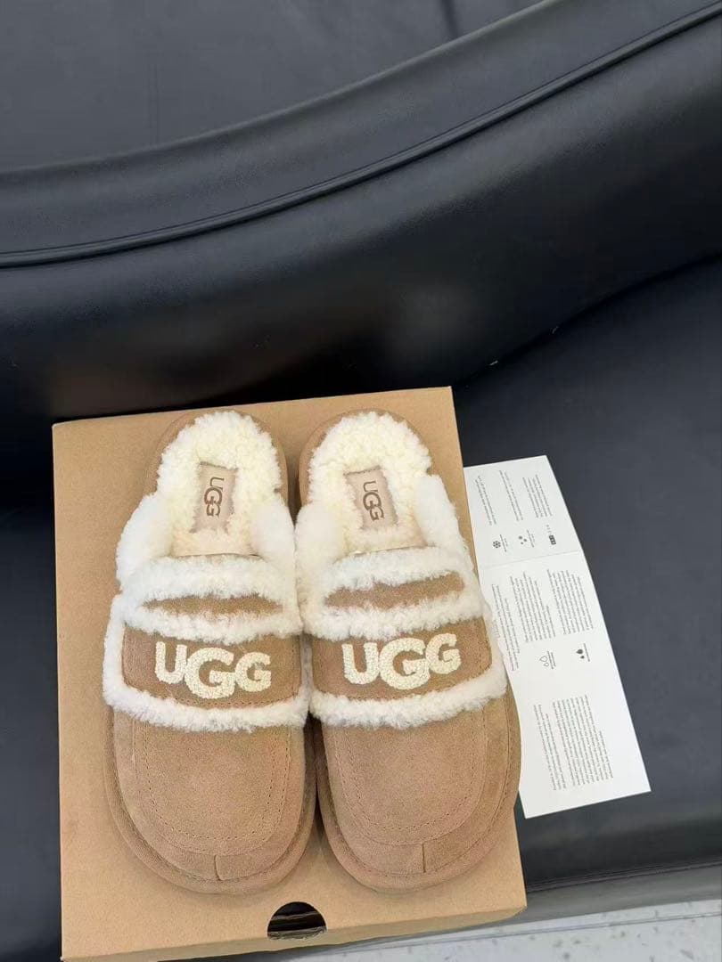 UGG スリッパ 平底 ムートン ファー スエード ベージュ レディース 37 UGG スリッパ 平底 ムートン ファー スエード ベージュ レディース 37