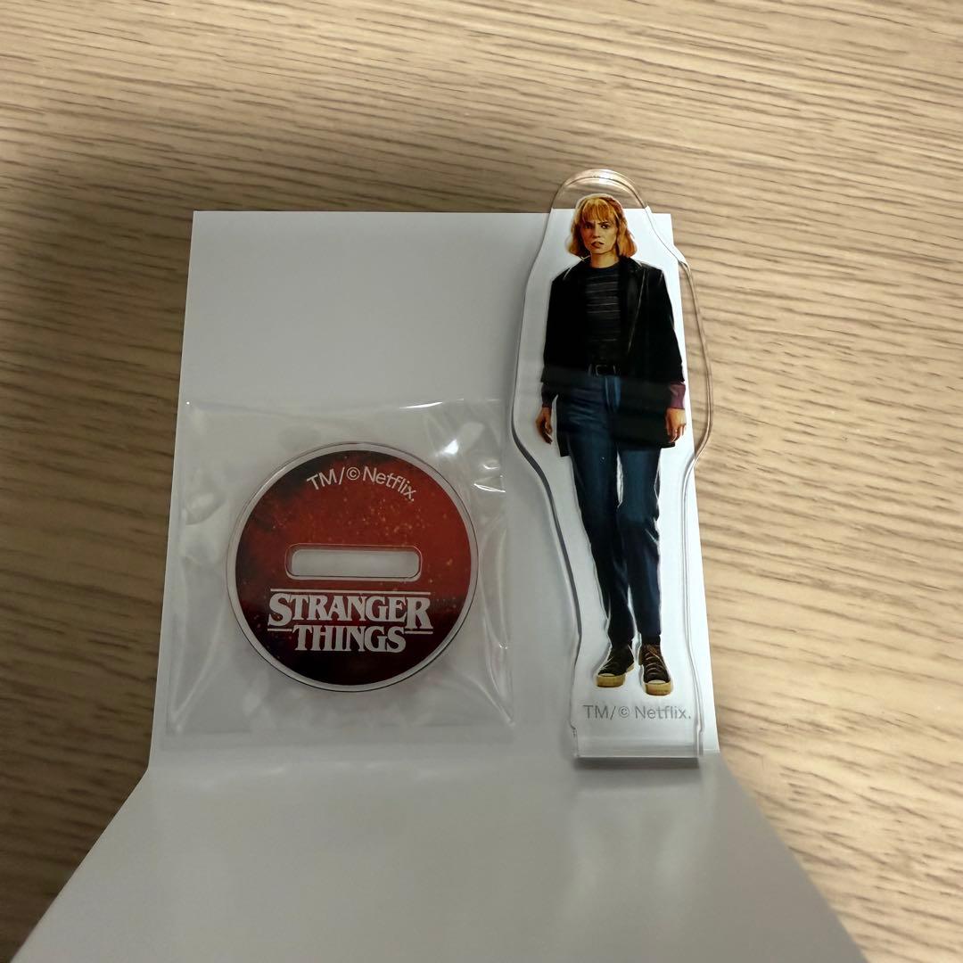 ストレンジャーシングス アクリルスタンド ST5 ロビン - メルカリ