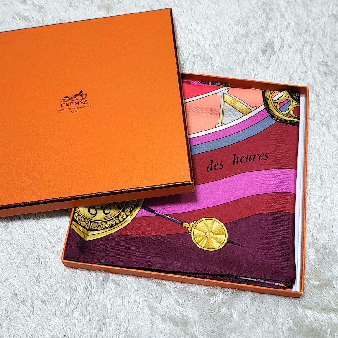 美品 エルメス カレ90 花の中で過ごす時間 シルク スカーフ 箱付き HERMES（エルメス） カレ90 大判スカーフ 花の中で過ごす時間 ブラック