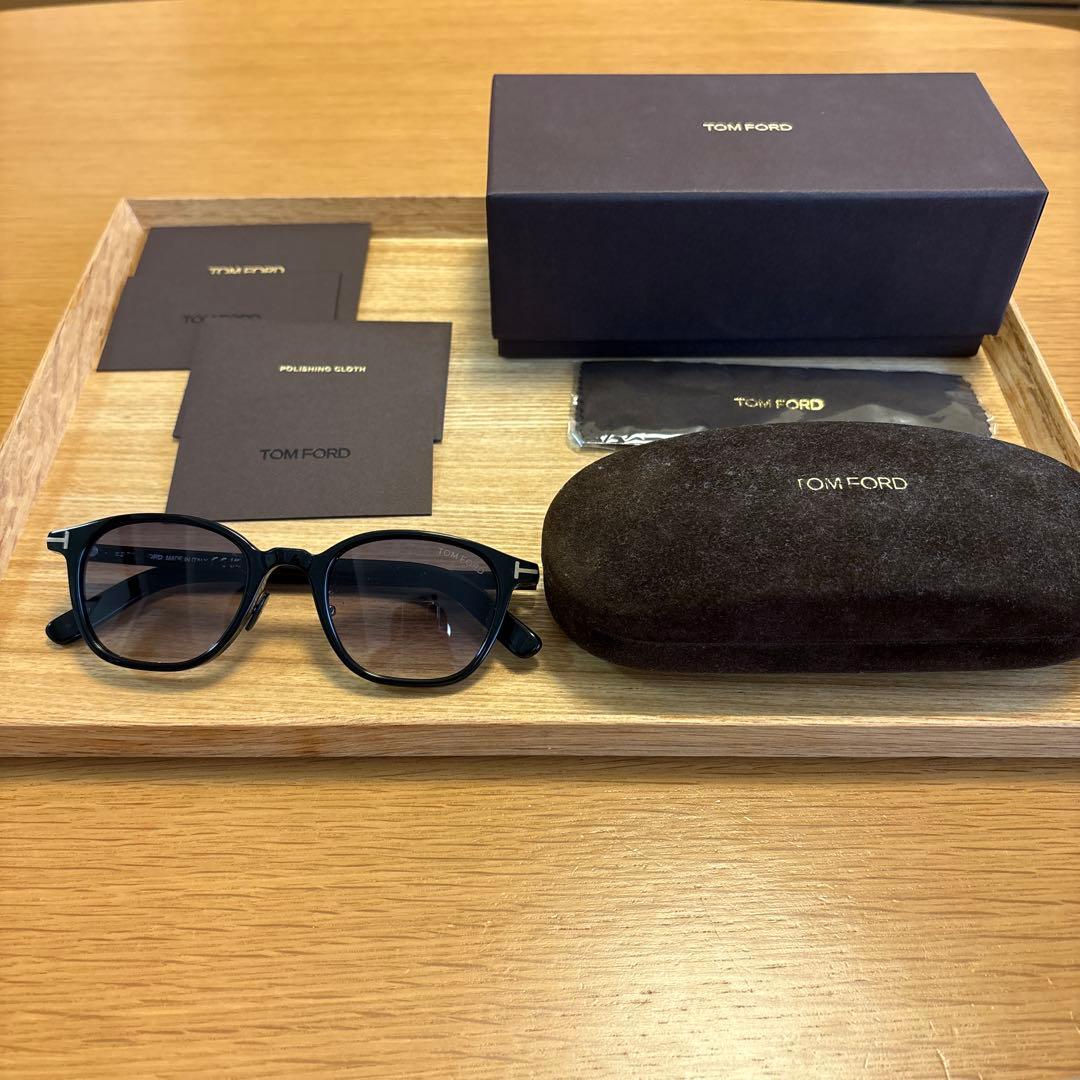 【美品】TOM FORD サングラスTF978-D TOMFORD (トムフォード) TF978-D お客様紹介 サングラス 熊本光の森 D