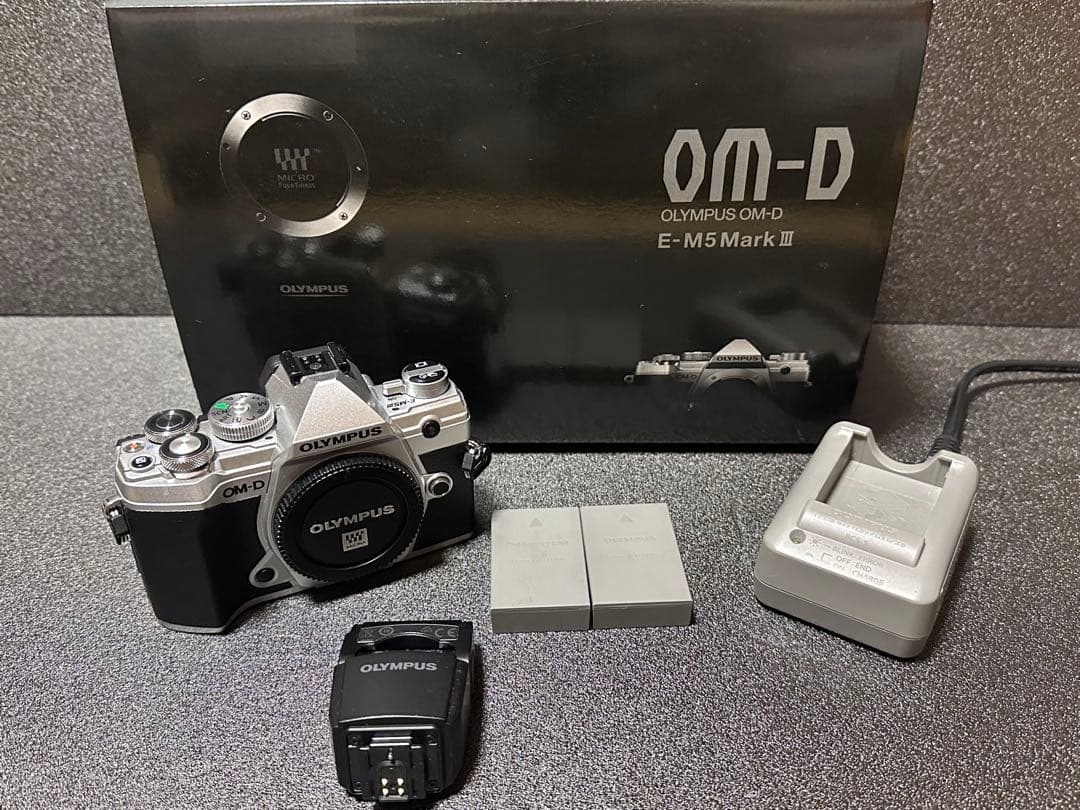 E-M5 III / 10-25 F1.7 / 40-150PRO / FL