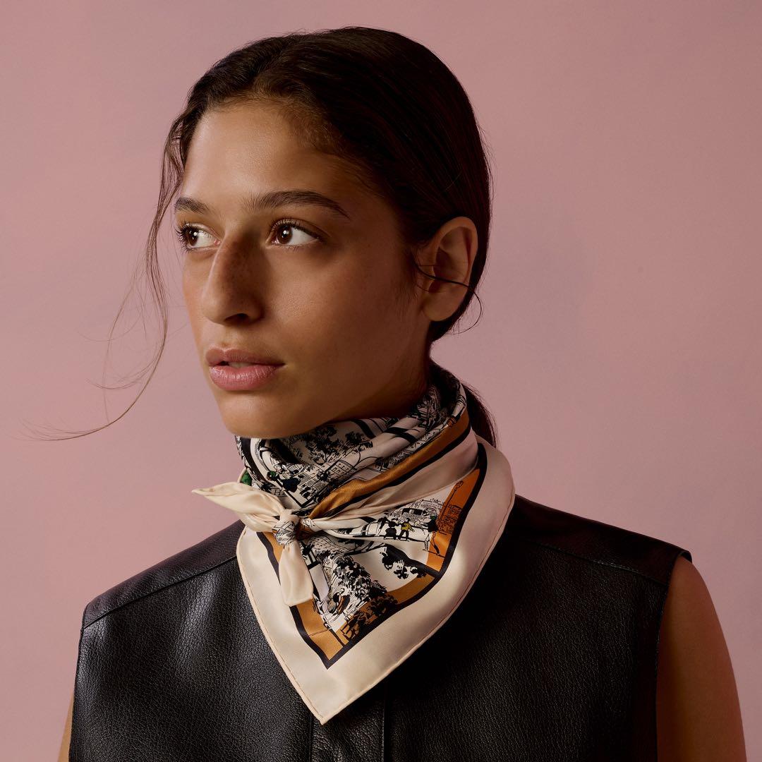 新品❗️エルメス　スカーフ　カレ 70 《ブールヴァールの陰から》