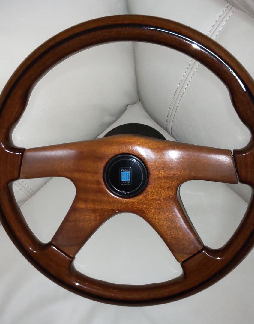美品】NARDIナルディ GARA4ウッドステアリングΦ36.5【超お買得品