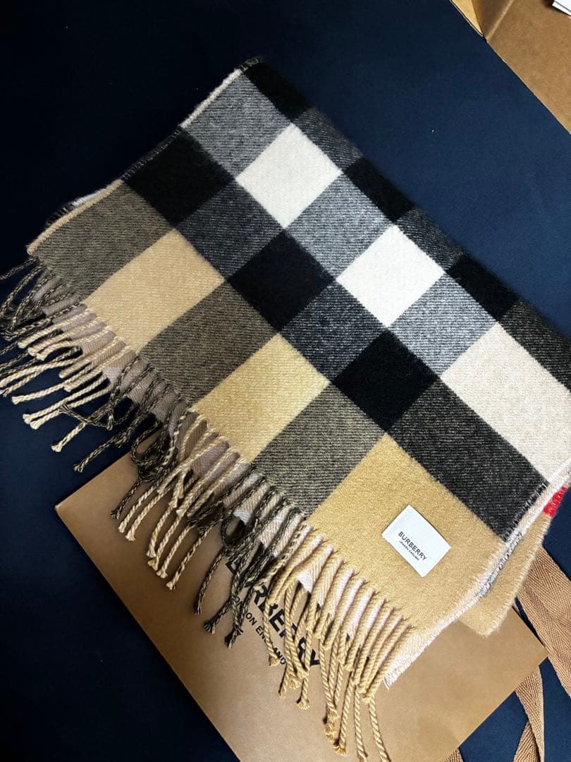 バーバリー　カシミアマフラー BURBERRY（バーバリー） カシミアマフラー（カシミヤ） GIANT CHK SFA