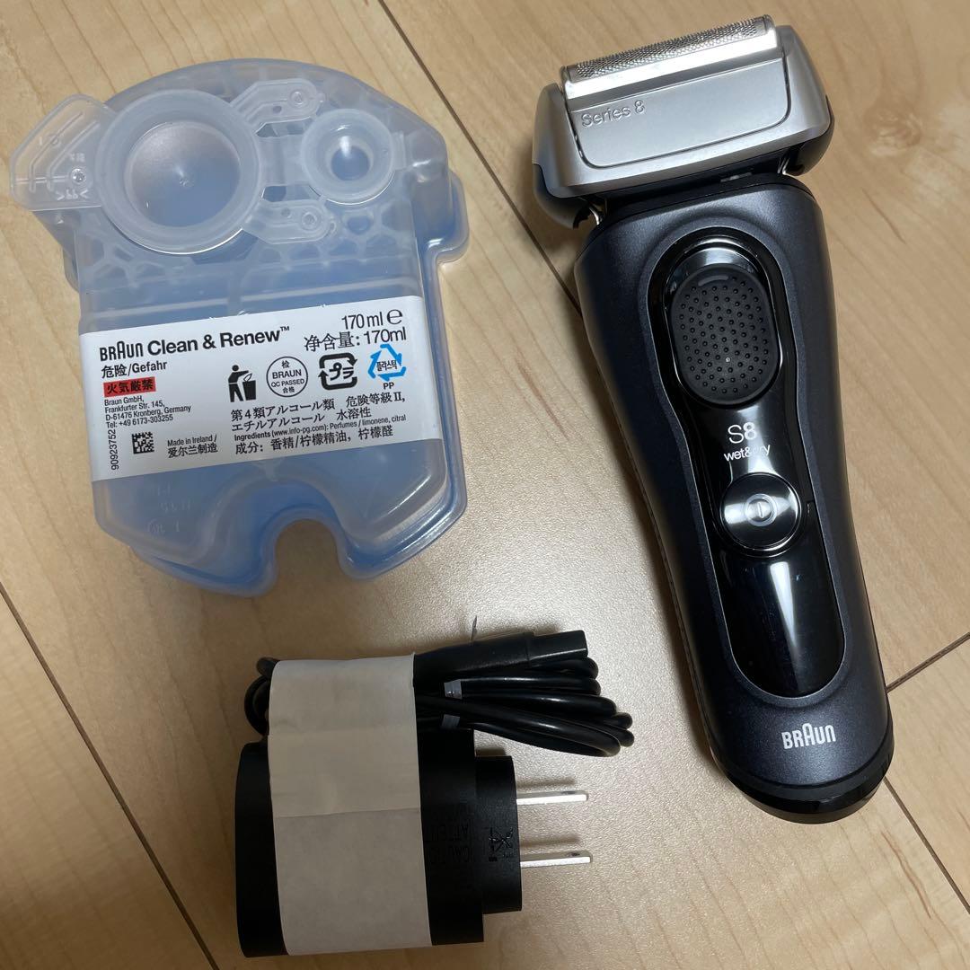 未使用品 ブラウン シェーバー シリーズ8 洗浄液1個付 髭剃り シェービング BRAUN（ブラウン） 密着シリーズ5 充電式シェーバー アズールブルー 52