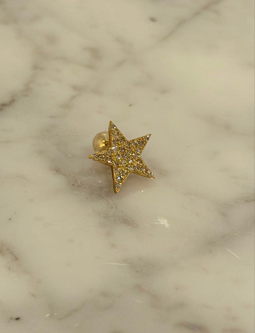 LKサロン 星型ピアス(片耳用) - メルカリ