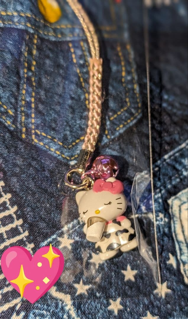 希少廃盤品♡ご当地キティ♡ 蒜山限定♡牧場バージョン牛乳♡根付け