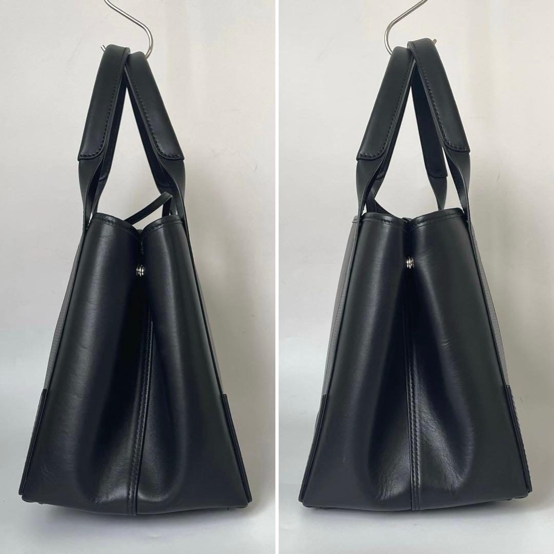 未使用級】バレンシアガ ネイビーカバス S エンボスロゴ オールレザー