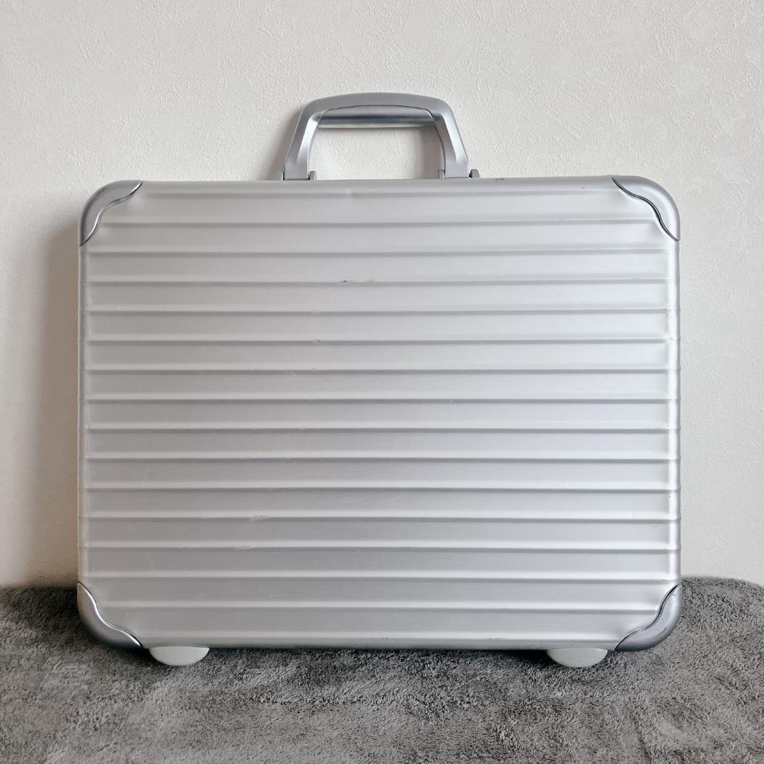 RIMOWA リモワ トパーズ アタッシュケース ビジネス アルミニウム RIMOWA（リモワ） TOPAS トパーズ アルミニウム スーツケース キャリー