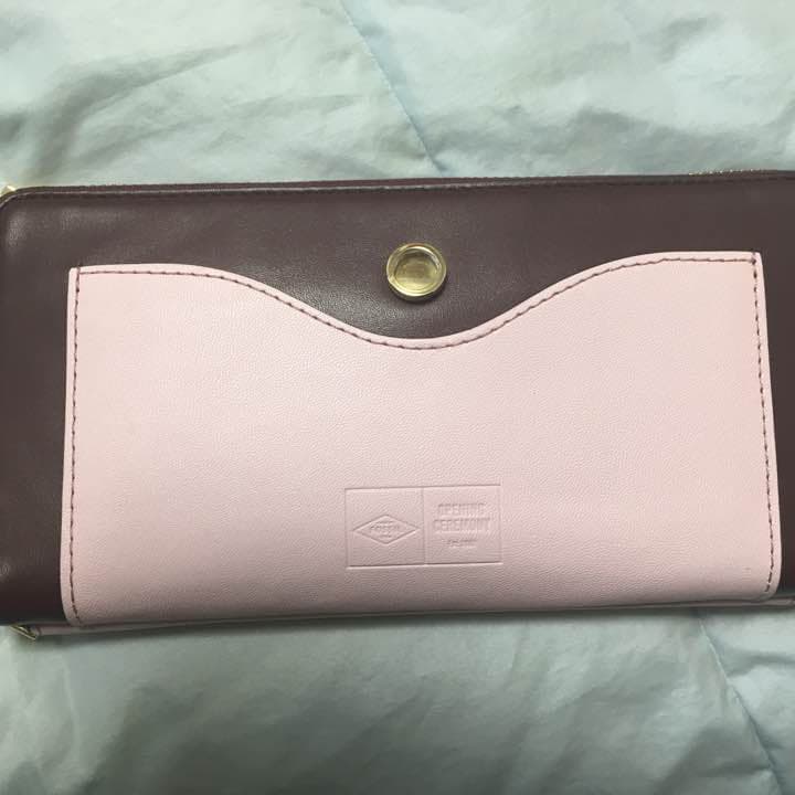 【ホリデーギフトにも！openingceremonyxfossilレア財布 IZZY Peony Large Zip Around Wallet 財布 レディース | GUESS(ゲス