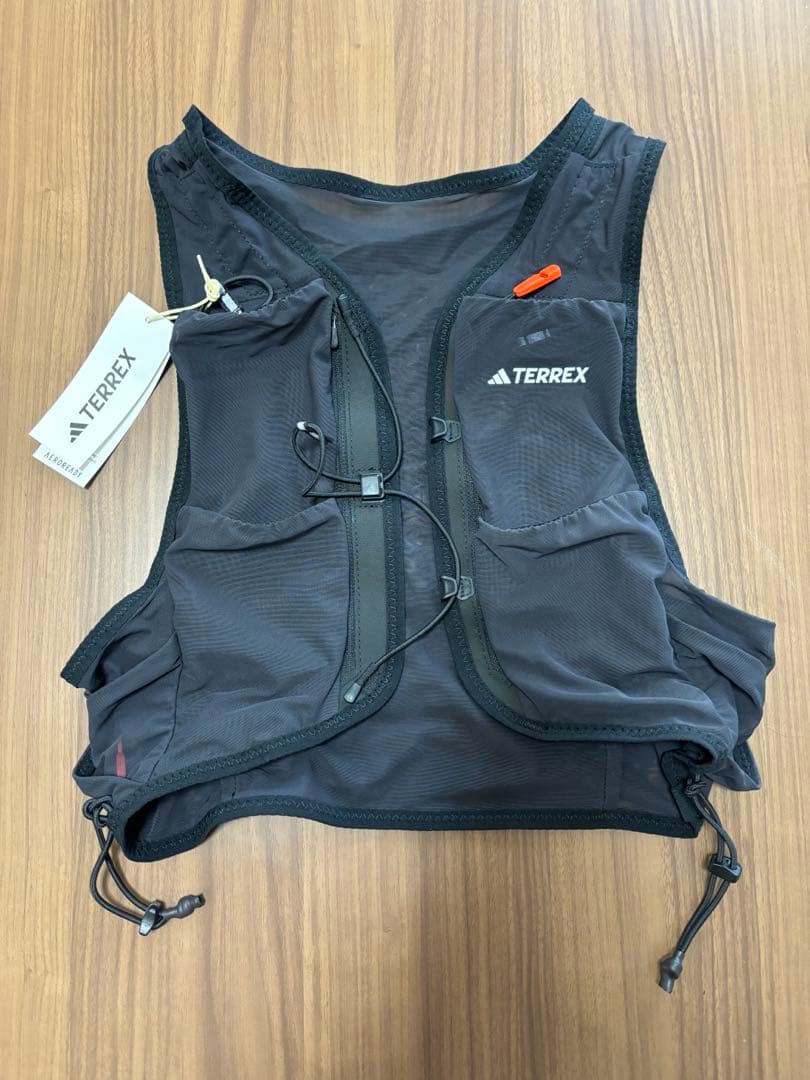 アディダス テレックス 5L AEROREADY トレイルランニングベスト - メルカリ