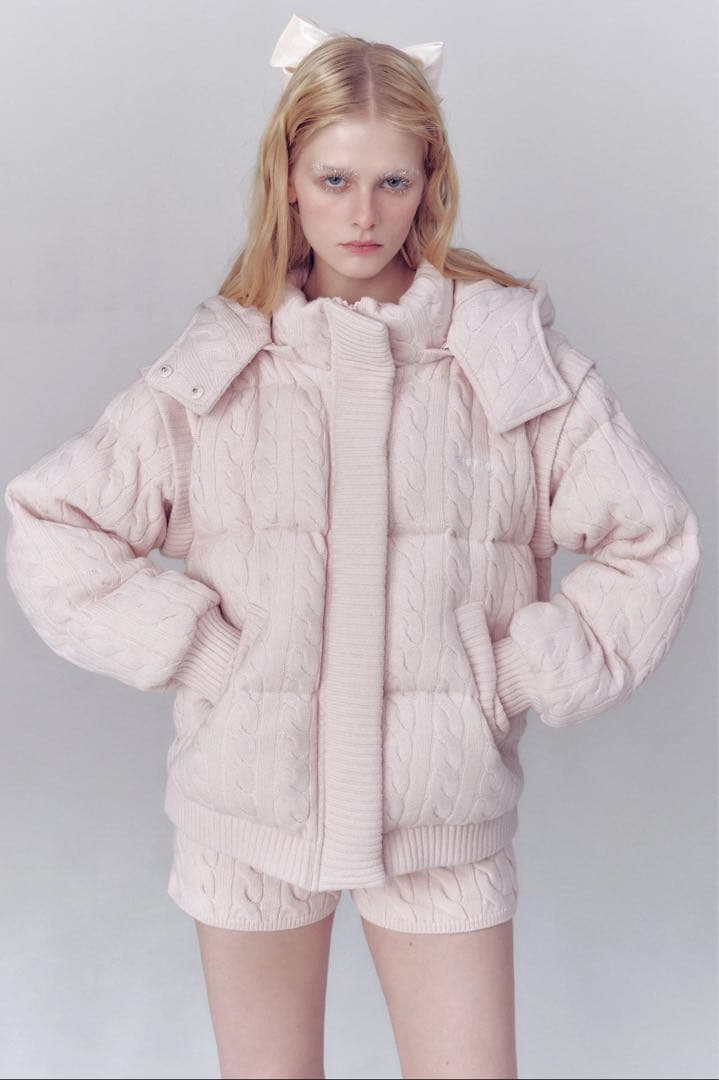 the toe ピンク ケーブルニット風ダウンジャケット Shard Knit Down – THE TOÉ